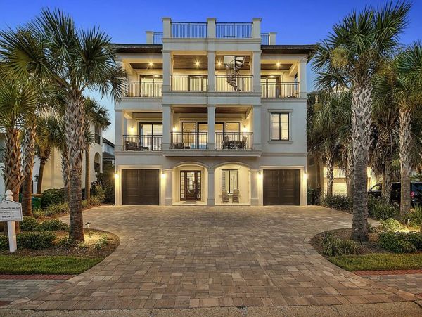 Destiny Luxury Home with Pool 24 Guests