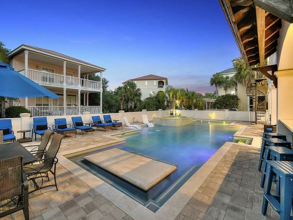 Destiny Luxury Home with Pool 24 Guests