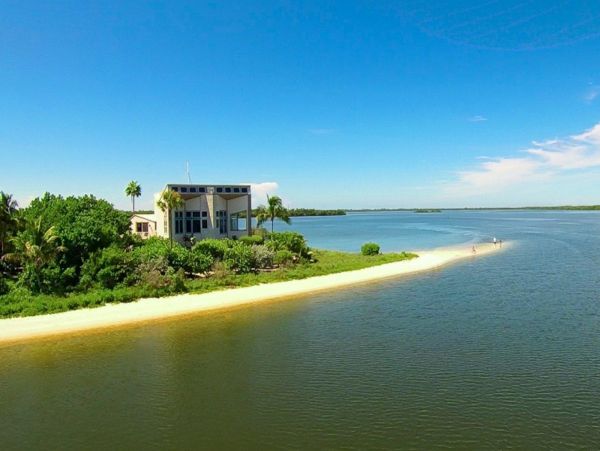 Luxury Bay Beach Vacation Home Sanibel