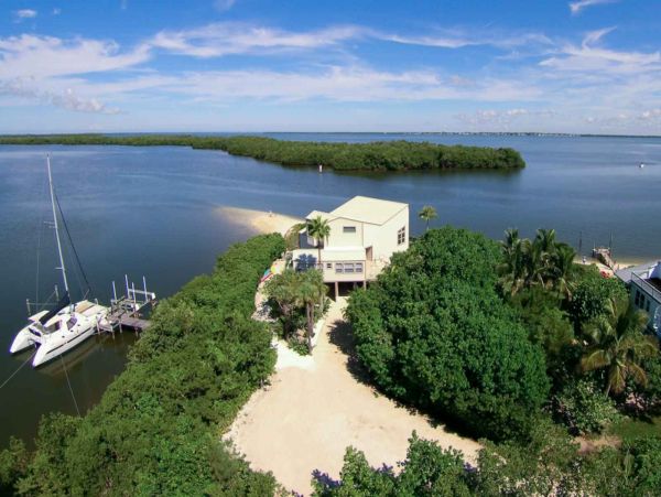 Luxury Bay Beach Vacation Home Sanibel