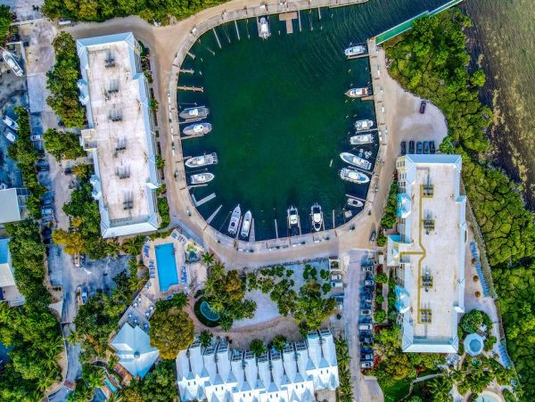 Key Largo Vacation Condo with Pool 8-10 Guests