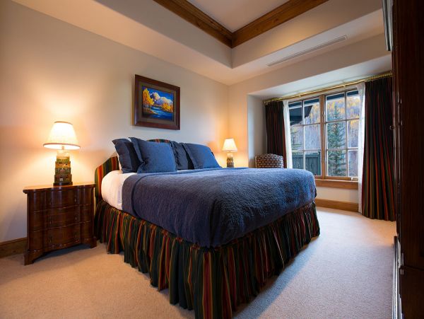 Beaver Creek Vacation Luxury Condo with Pool 10 Guests
