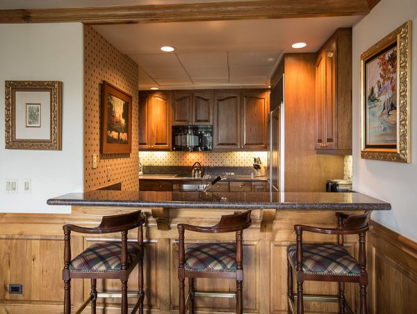 Beaver Creek Vacation Luxury Condo with Pool 10 Guests
