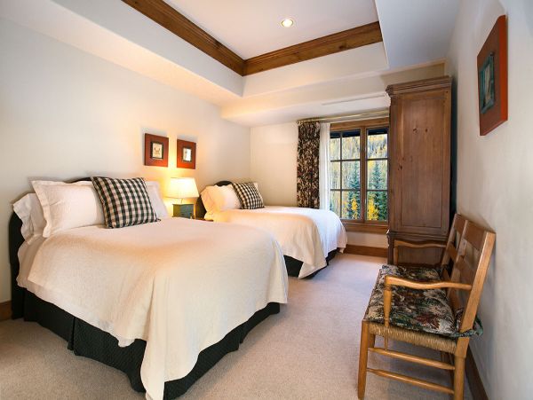 Beaver Creek Vacation Luxury Condo with Pool 10 Guests