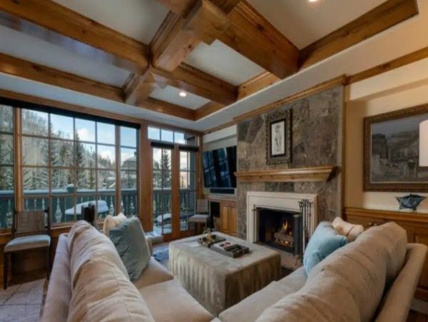 Beaver Creek Vacation Luxury Condo with Pool 10 Guests