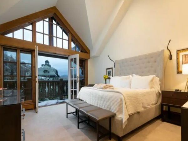 Beaver Creek Vacation Luxury Condo with Pool 10 Guests