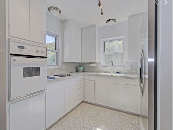Three Bedrooms Vacation Home in Holmes Beach Walk To Beach