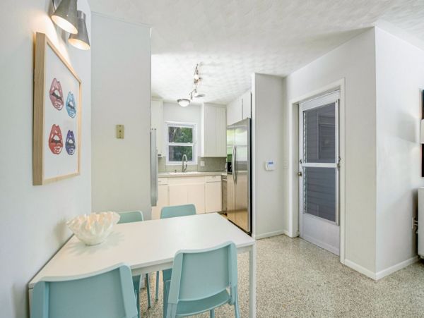 Three Bedrooms Vacation Home in Holmes Beach Walk To Beach