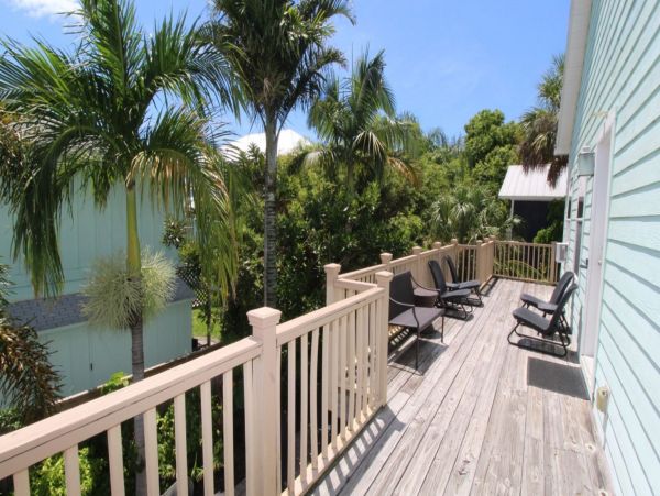 Holmes Beach with Private Pool Luxury Beachy