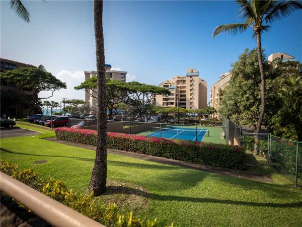 Kahana Condo with Pool & Tennis Court 4 Guests