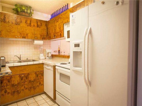 Kahana Condo with Pool & Tennis Court 4 Guests