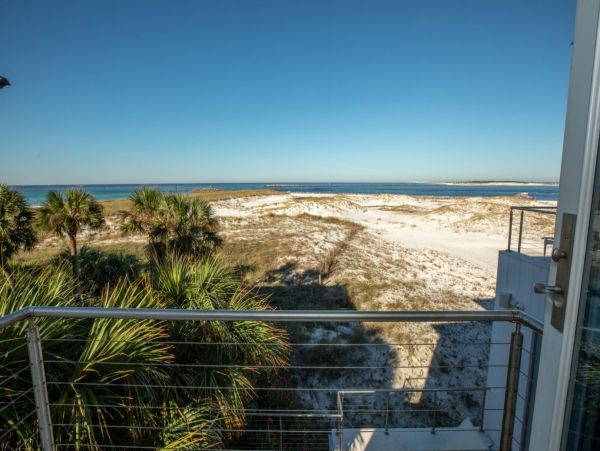 Destin Oceanfront Home With Pool and Tennis Court 15 Guests