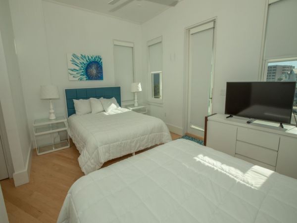 Destin Oceanfront Home With Pool and Tennis Court 15 Guests