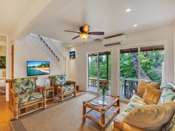 Two Bedroom Townhouse in Lahaina Sleeps Seven Guests