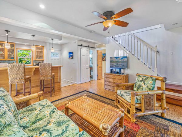 Two Bedroom Townhouse in Lahaina Sleeps Seven Guests