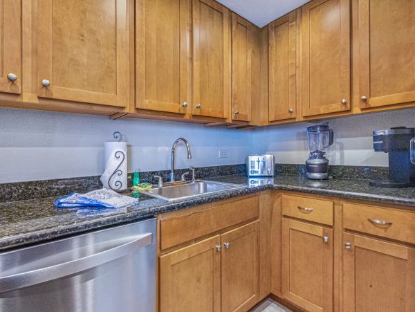 Kaanapali Vacation Condo With Communal Pool Sleeps 6 Guests