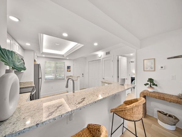 Charming Ground-Floor Condo with Prime Location on Sanibel Island