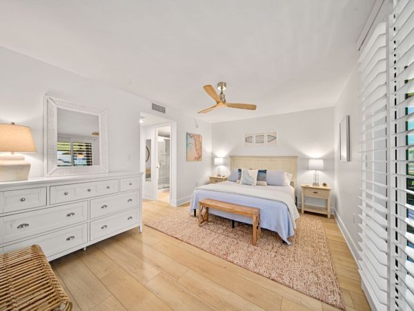 Charming Ground-Floor Condo with Prime Location on Sanibel Island