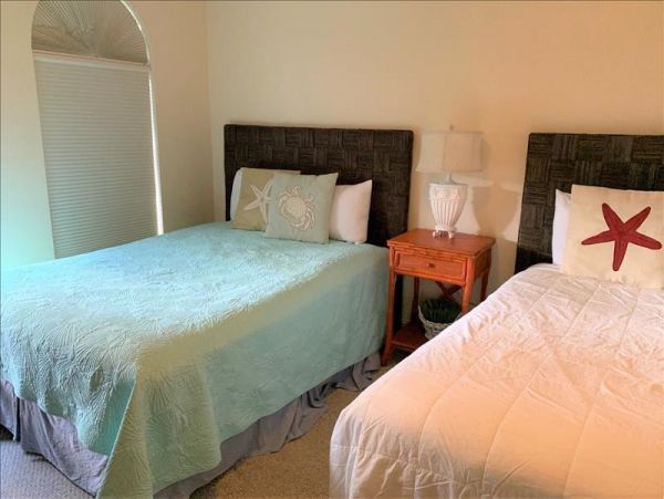 Holmes Beach Vacation Condo With Heated Pool 6 Guests