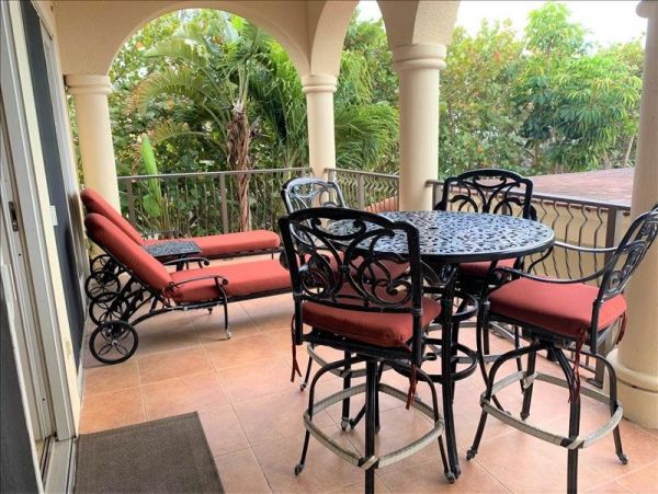 Holmes Beach Vacation Condo With Heated Pool 6 Guests