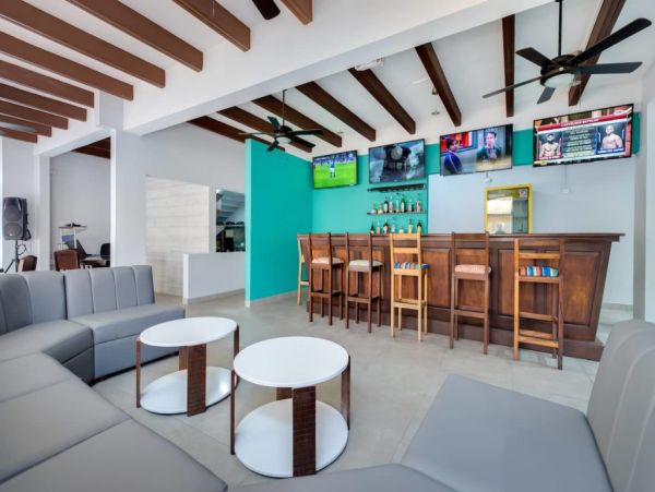 Puntarenas Vacation Villa With Private Pool 24 Guests