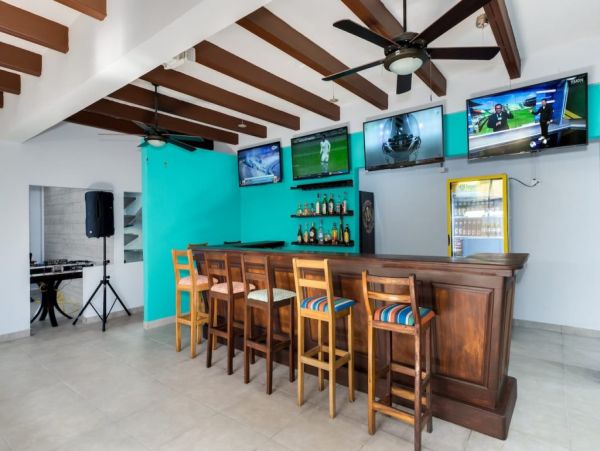 Puntarenas Vacation Villa With Private Pool 24 Guests