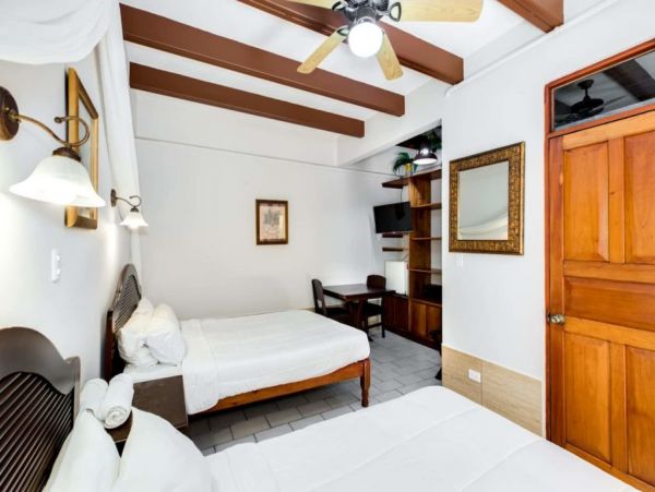 Puntarenas Vacation Villa With Private Pool 24 Guests