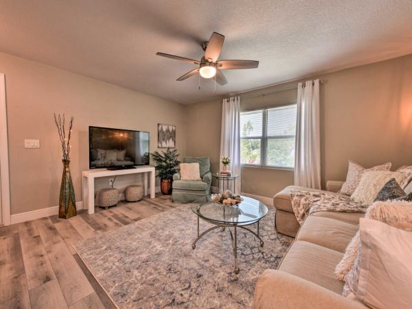 Beautiful Vacation Home in Sarasota Short Walk to Beach