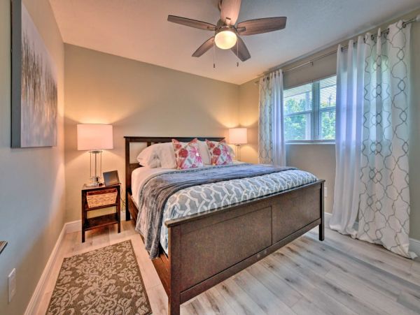 Beautiful Vacation Home in Sarasota Short Walk to Beach