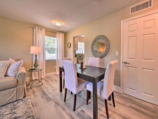 Beautiful Vacation Home in Sarasota Short Walk to Beach