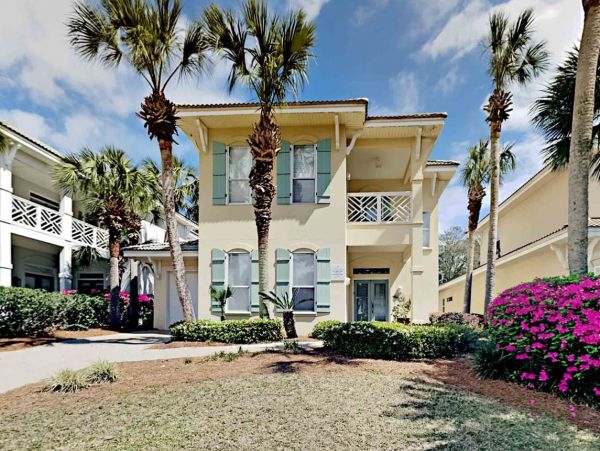 Destin Vacation Home With Pool  & Tennis Court 8 Guests