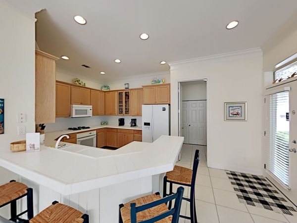 Destin Vacation Home With Pool  & Tennis Court 8 Guests