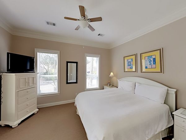 Destin Vacation Home With Pool  & Tennis Court 8 Guests
