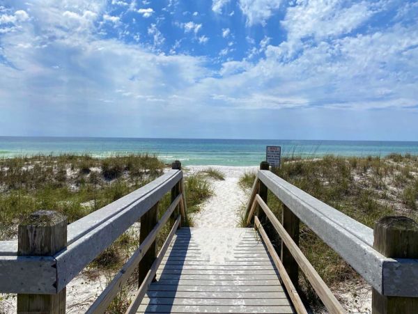 Destin Vacation Home With Pool  & Tennis Court 8 Guests