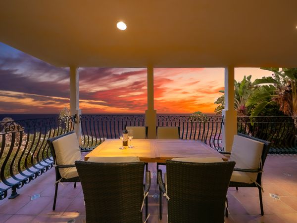 Malibu 5 Bedroom Vacation Villa with Beautiful Ocean Views