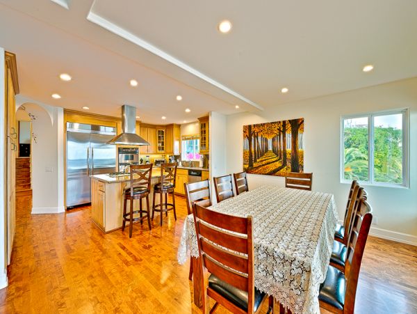 Malibu 5 Bedroom Vacation Villa with Beautiful Ocean Views