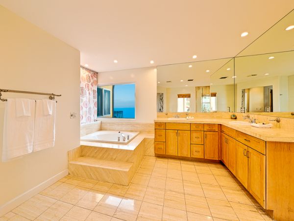 Malibu 5 Bedroom Vacation Villa with Beautiful Ocean Views