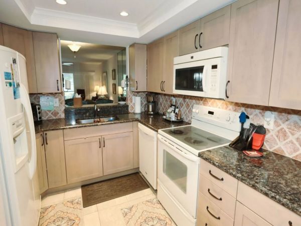 Naples Vacation Condo With Communal Pool 4 Guests