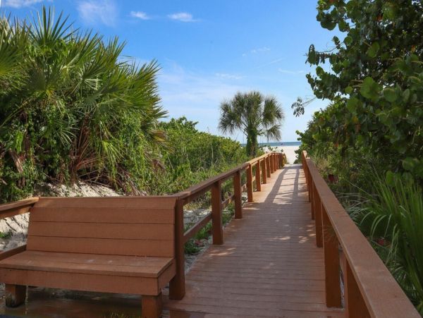 Fort Myers Beach Condo Vacation With Pool & Tennis Court