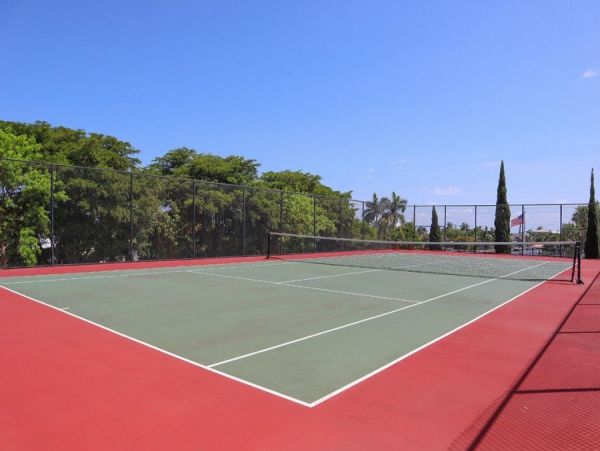 Fort Myers Beach Condo Vacation With Pool & Tennis Court