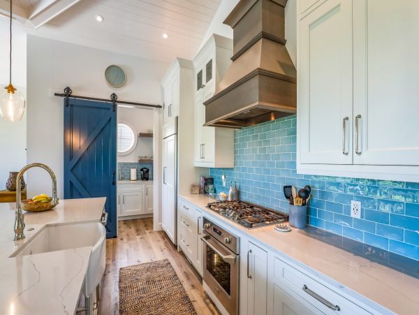 Anna Maria Luxury Canal Front Home Sleeps 8 With Pool & SPA