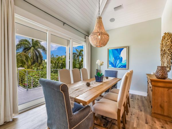 Anna Maria Luxury Canal Front Home Sleeps 8 With Pool & SPA
