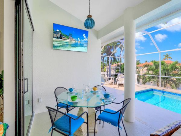 Marco Island Vacation Home With Private Pool Sleeps 9 Guests