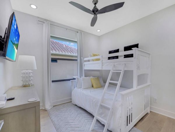 Marco Island Vacation Home With Private Pool Sleeps 9 Guests