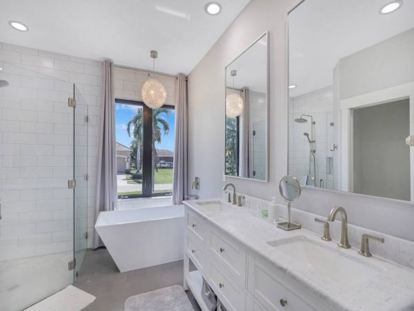 Marco Island Vacation Home With Private Pool Sleeps 9 Guests