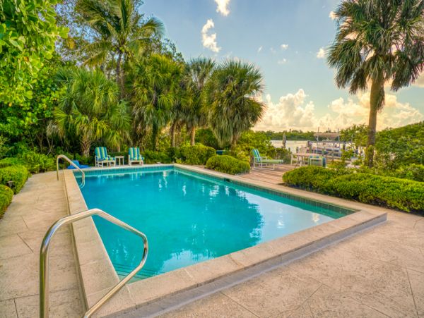 Short Walk to Beach Captiva Vacation Home With Private Pool