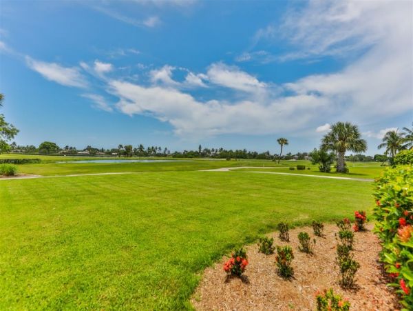 Beautiful Three bedroom Sanibel Vacation Duplex Sleeps 6