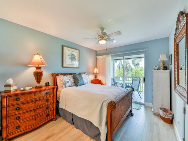 Beautiful Three bedroom Sanibel Vacation Duplex Sleeps 6
