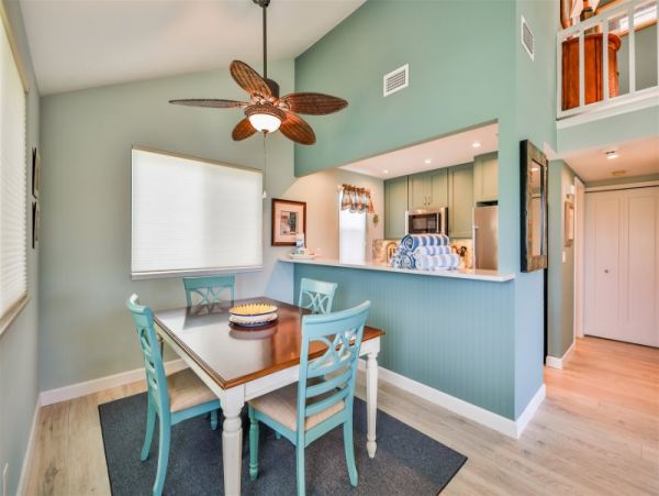 Beautiful Three bedroom Sanibel Vacation Duplex Sleeps 6
