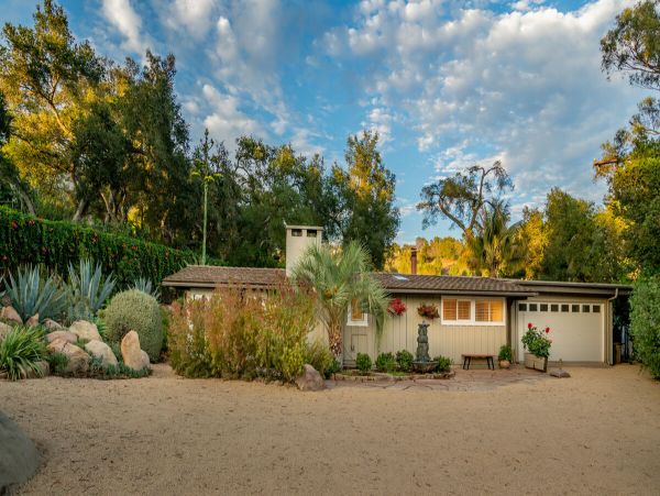 Three Bedroom Luxury Villa With Pool & Spa in Montecito